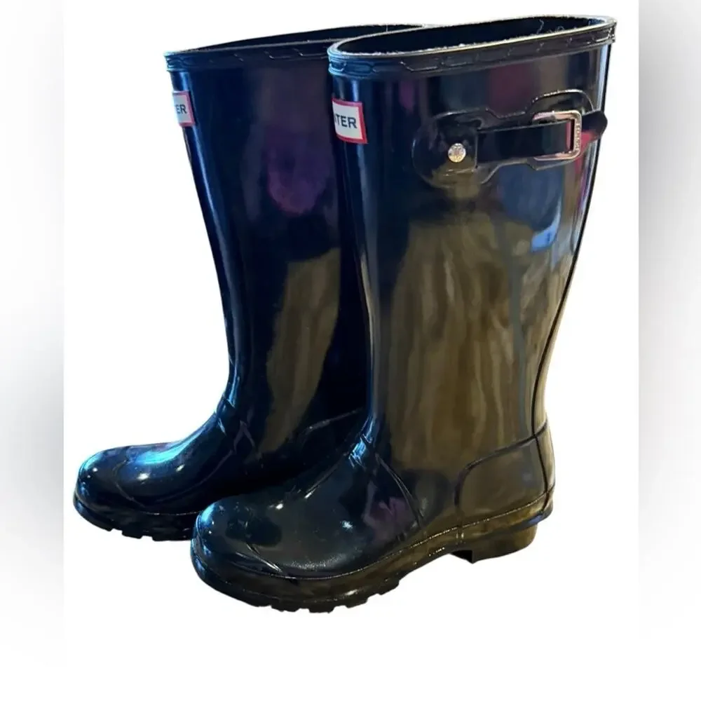Hunter Glossy Black Waterproof Boots in a Girls Size 4